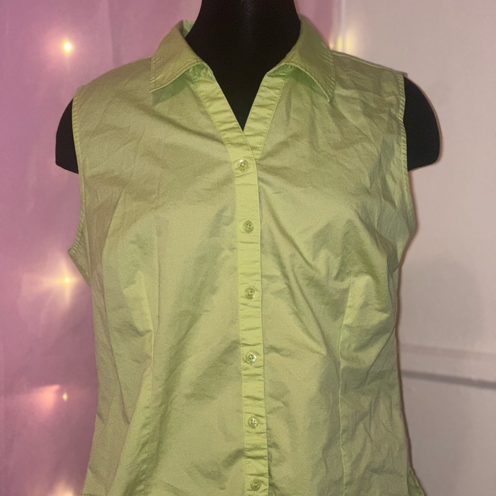 Croft & Barrow Light Green Sleeveless Button-Down Shirt
